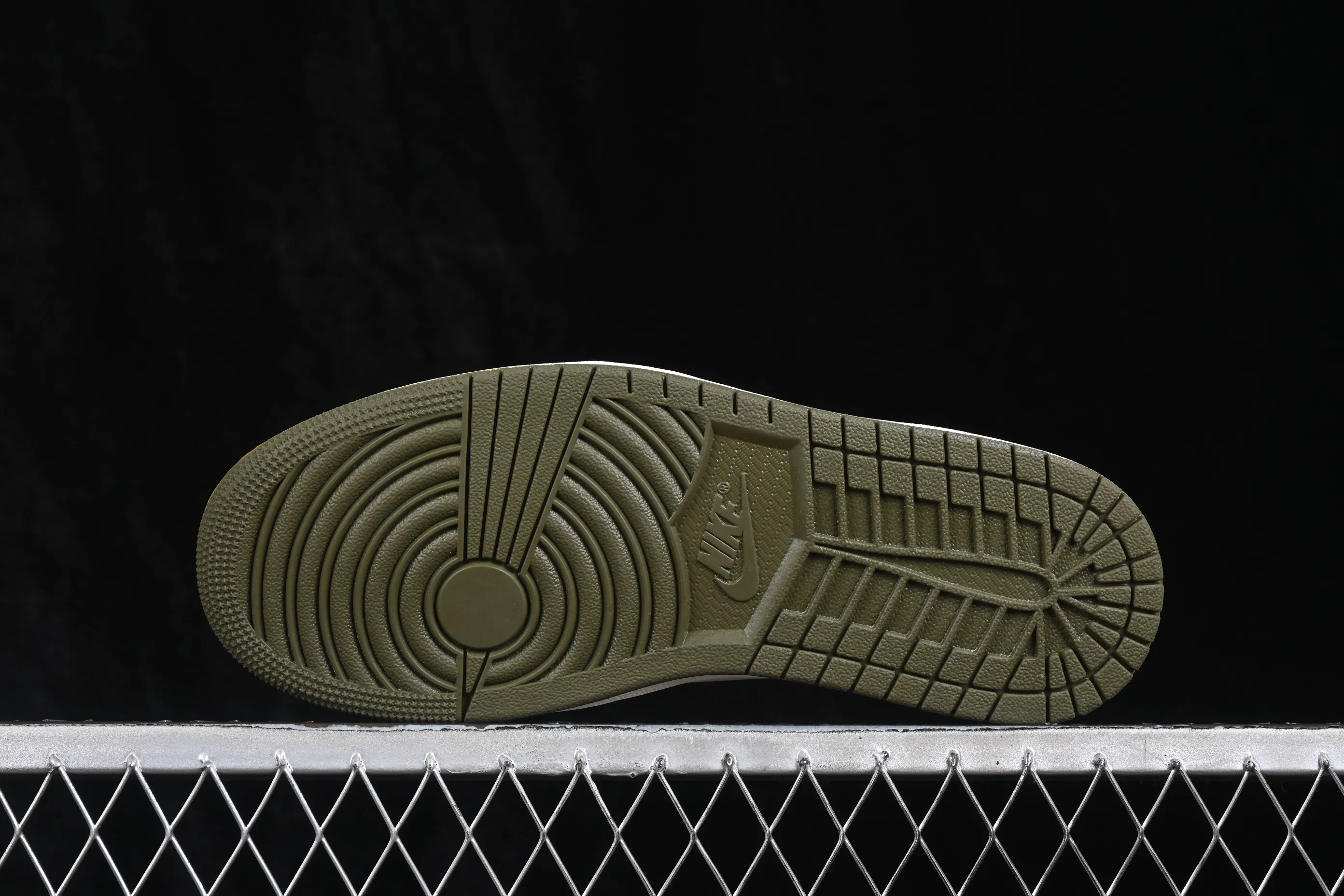 All categories Air Jordan Jordan series basketball shoes Air Jordan 1 Low Air Jordan 1 Low OG "Medium Olive" AJ1 Joe 1 joint model olive green low-top retro cultural basketball shoes HQ6998-200